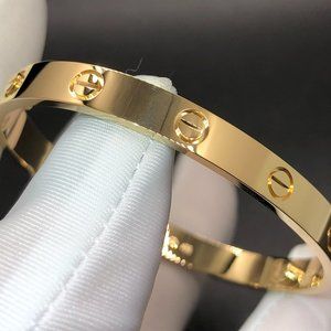 Pre-owned Cartier Love Bracelet in 18K Yellow Gold Size 17